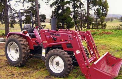 KMR Drilling MAHINDRA 4530 4WD TRACTOR & LOADER